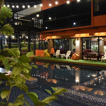 Готель Thongtara House Boutique Srinakarin Бангкок Екстер'єр фото