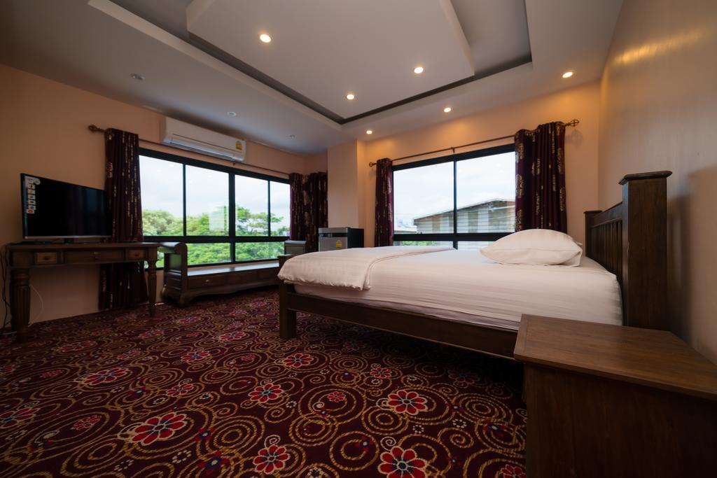 Готель Thongtara House Boutique Srinakarin Бангкок Номер фото